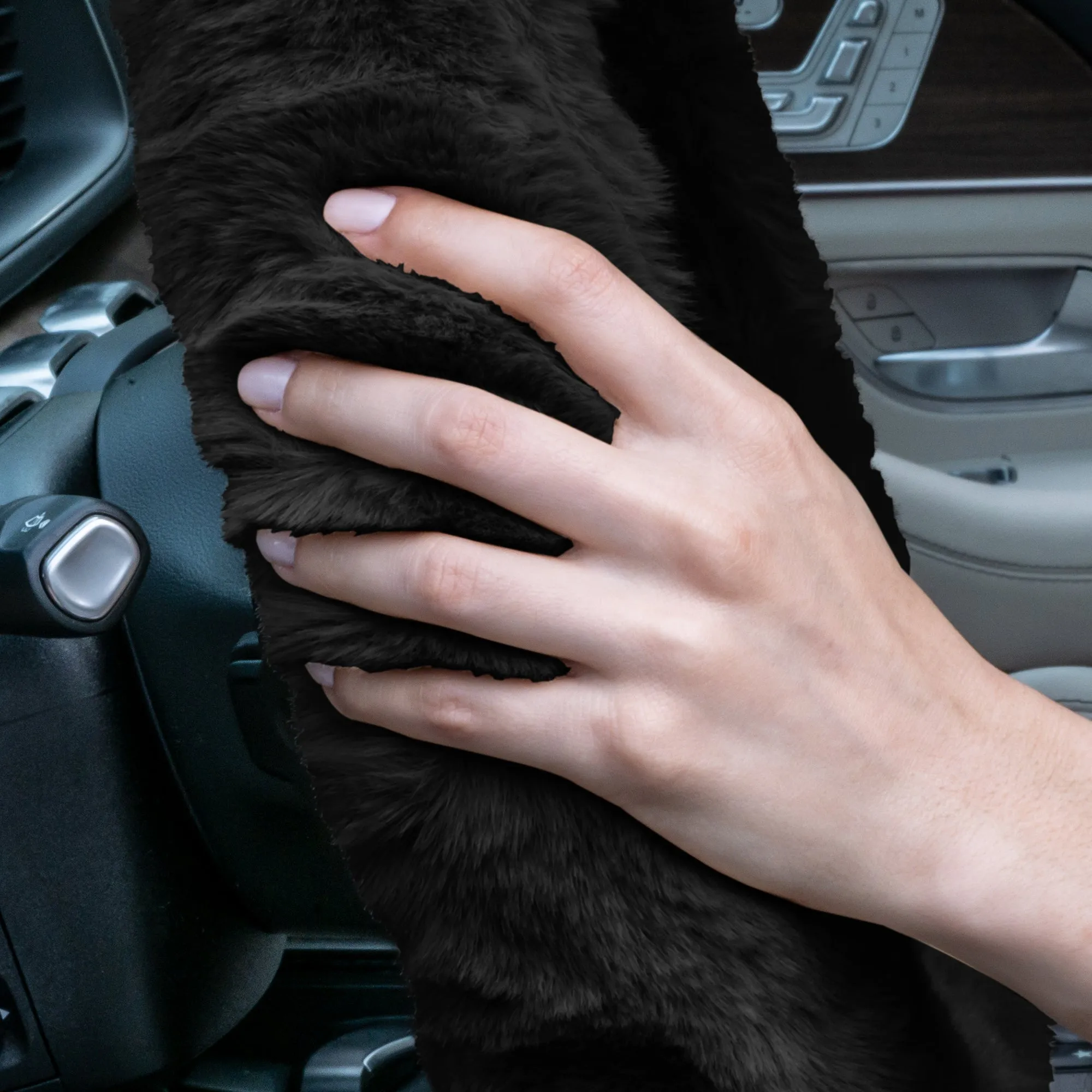 Doe16 Faux Rabbit Fur Steering Wheel Cover Black