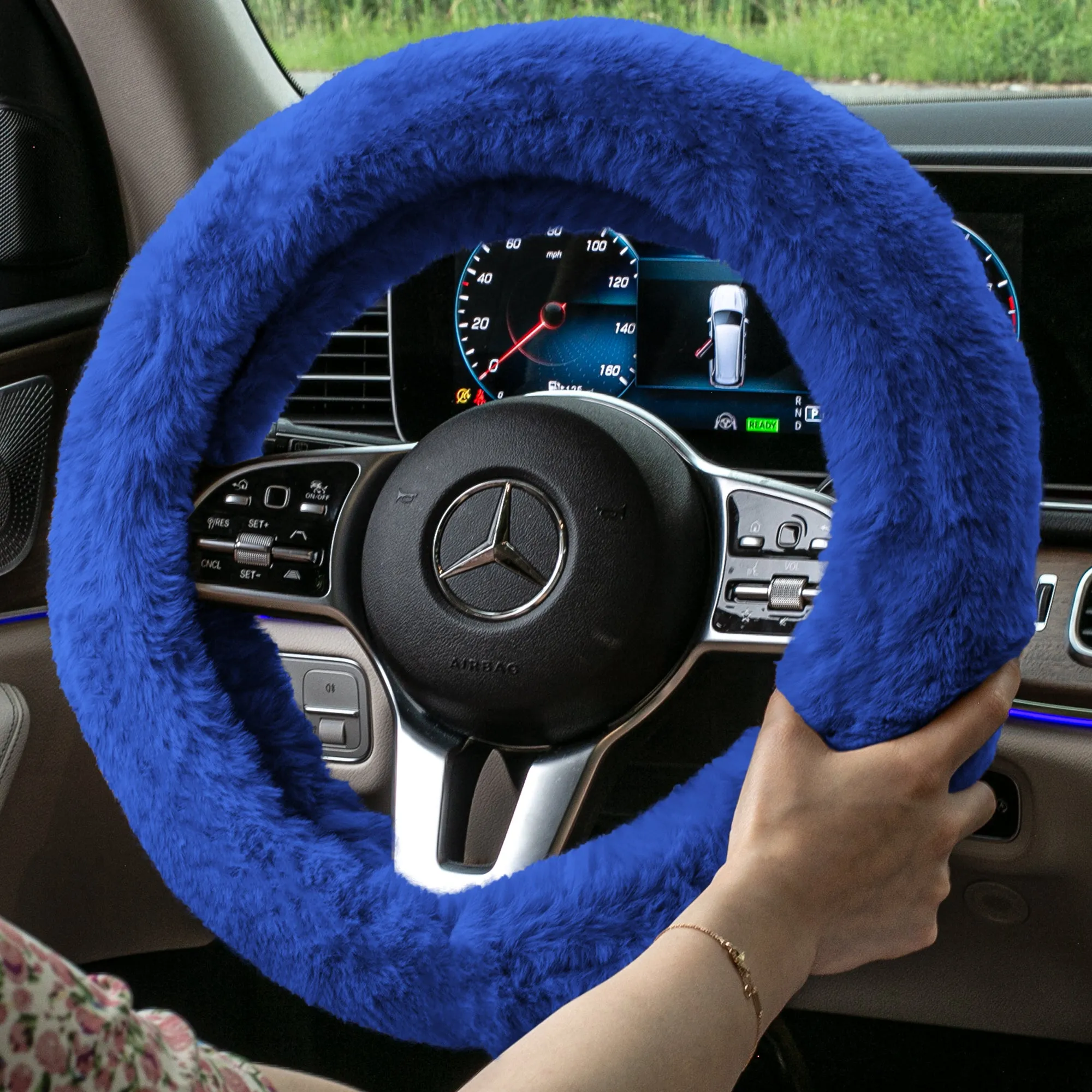 Doe16 Faux Rabbit Fur Steering Wheel Cover Blue